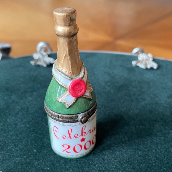 "Celebrate 2000" Porcelain Hinged Champagne Bottle - Picture 3 of 8